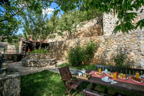 Ifigenia Theriso Village Hotels in Mousoures