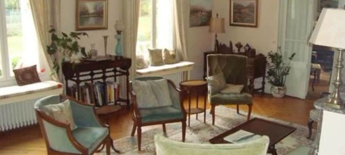 Chalet du Bel Event Hotels in Верхня Нормандія