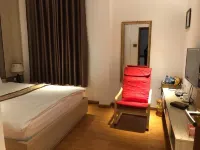 Phi Long Hotel Hotels in Binh Kien