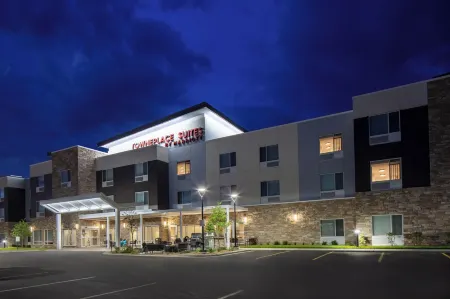 TownePlace Suites Milwaukee West Bend Отели в г. Уэст-Бенд