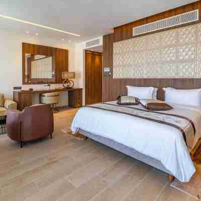 Leonardo Boutique Hotel Larnaca Rooms