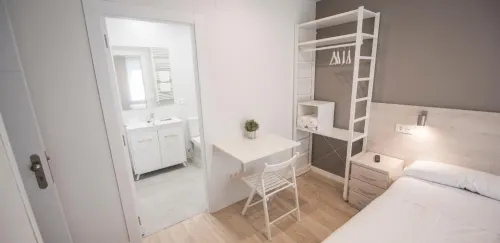 Happy Hostal Carrales - 2-Star