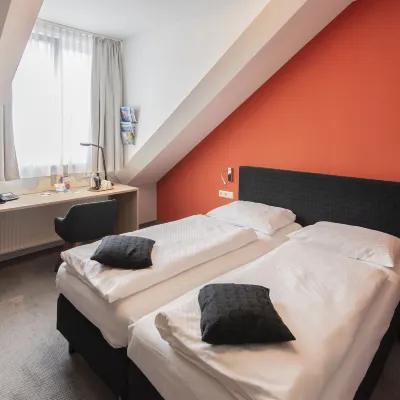 Hotel Aigner Отели рядом с достопримечательностью «Станция метро Robert Kirchhoffstraße»