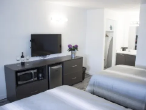 Bowmanville Marina Inn & Suites Hotels in Clarington