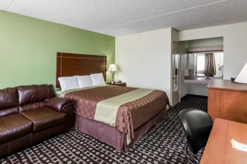 Days Inn by Wyndham Midland - Motels