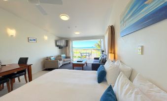 Baileys at the Beach