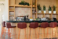 Waymore's Guest House and Casual Club - bar