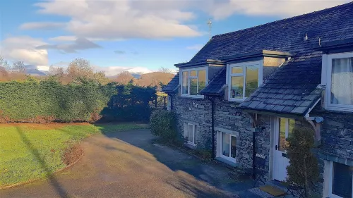 3 Bed Barn - Sleeps up to 6 - Parking - Wifi