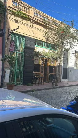 Pasaje Solar Отели рядом с достопримечательностью «Pasaje Roverano»