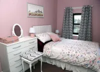 3 Bed Farmhouse - Sleeps 6 - Wifi - Free Parking