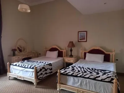 Colibri Hotels in Khenchara