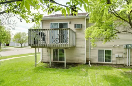 NEW - Great Location - Family Friendly - Garage - Spacious Отели рядом с достопримечательностью «Тандер Роуд»