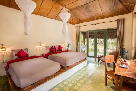 Mekong Home Отели в г. Giong Trom District