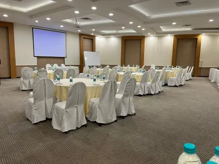 Mwc Club by Downtown