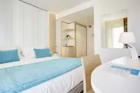 格勒塔飯店 - 限成人