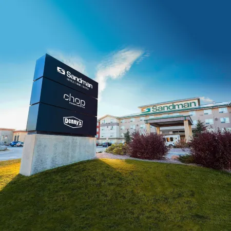 Sandman Hotel & Suites Winnipeg Airport Отели в г. Виннипег