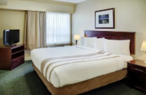 國王道小屋新鋭酒店 鄰近羅斯中學的酒店