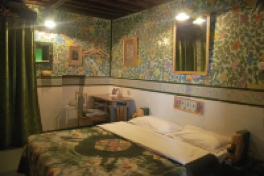 拜龍維拉斯酒店