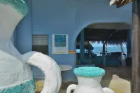 Parrot Cove Lodge Hotels in Hopkins