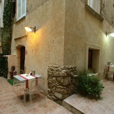 Donnaciccina Accommodation