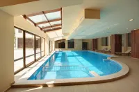 St George Ski & Holiday - Half Board & All Inclusive, Free Children - Pool