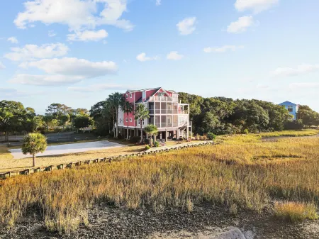 Regatta Inn - Adults Only