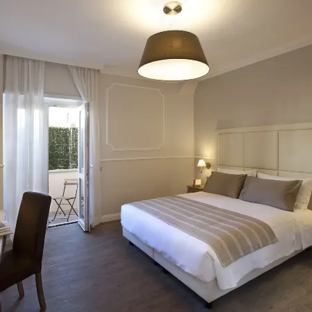Seven Suites Отели рядом с достопримечательностью «Базилика Санта-Приска»
