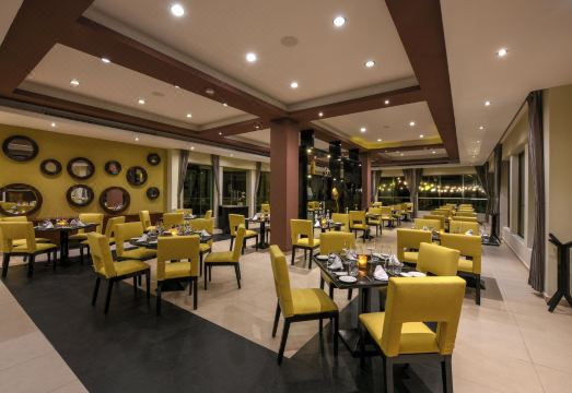 Casitas Royale Over view