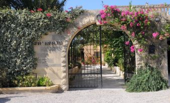 Ta' Bertu Host Family Bed & Breakfast