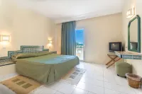 Hotel Venice Beach- Families and Couples Only