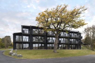 Marholmen Hotels near Riddersholms naturreservat