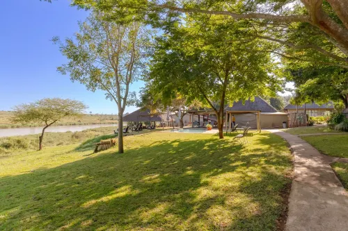Crocodile Bridge Safari Lodge - Campgrounds