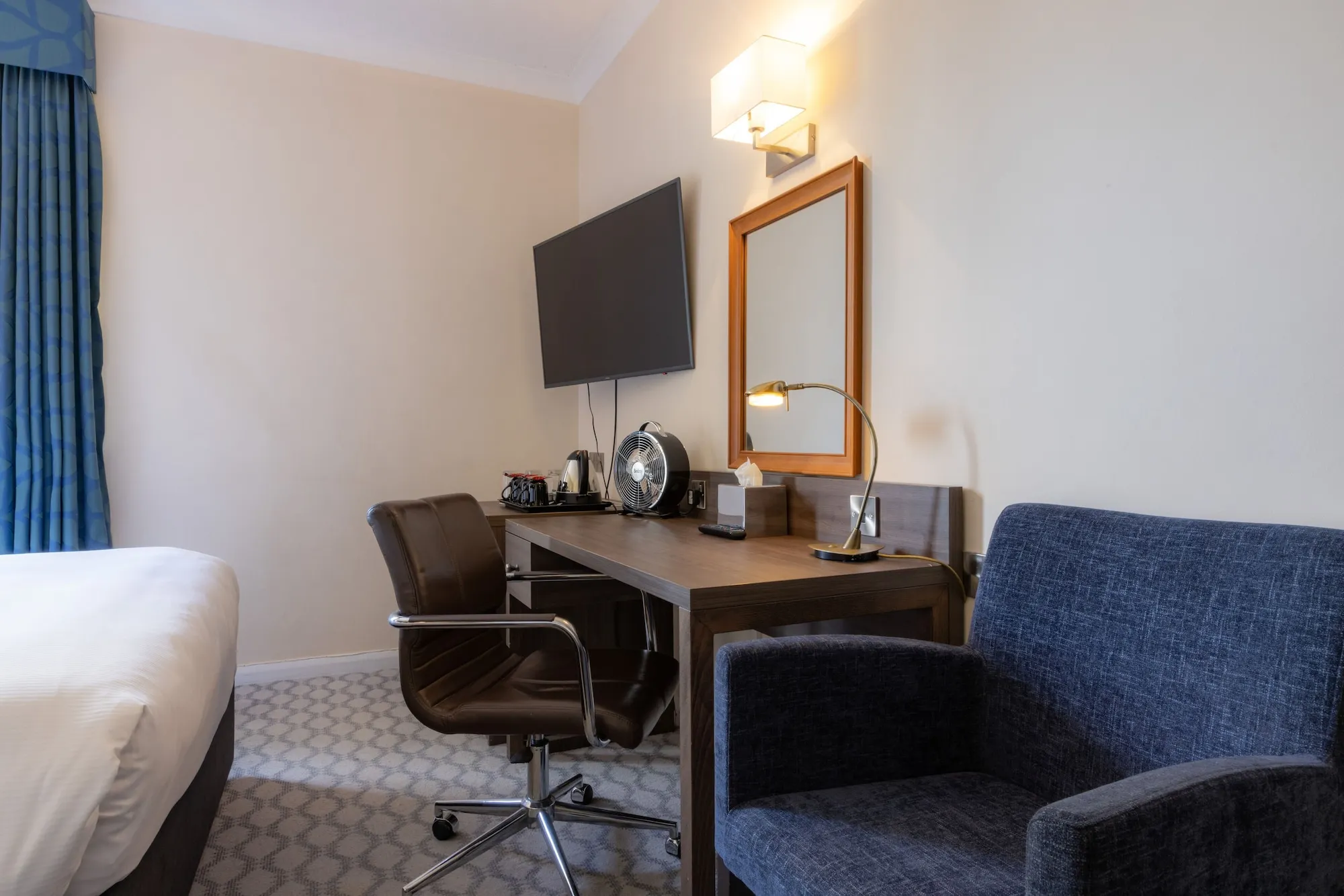 CBH Avisford Park Hotel Kamar Photos