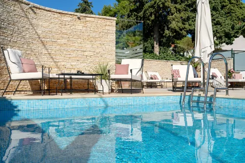 Heritage Hotel Tisno Hotels in Муртер
