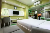 Strategic Studio the Oasis Cikarang Near Omni Hospital Hotels in South Cikarang