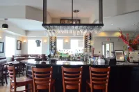 Quality Inn & Suites Edmonton International Airport - bar