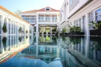 White Boutique Hotel and Residences Hotel a Sihanoukville