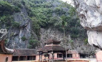 Vietnamese Ancient Village Hotel