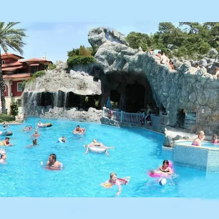 Grand Aquarium