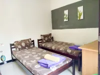 Colorbox House Hotels in Mayangan