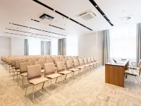 Grand Ascot Hotel Hotels near Nova Gallery