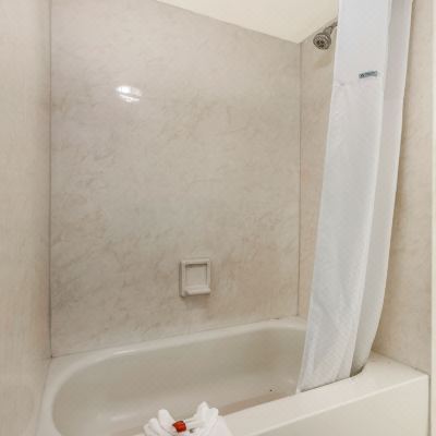 Classic Queen Room-Non-Smoking Ocean Reef Hotel Promo Code