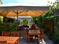 The Victoria Hotels near Mortlake