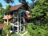 Sentosa Villa Hotels near First Galleria