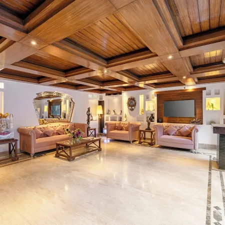 Hotel Emperor Palms at Karol Bagh Отели рядом с достопримечательностью «Карол-Бах»
