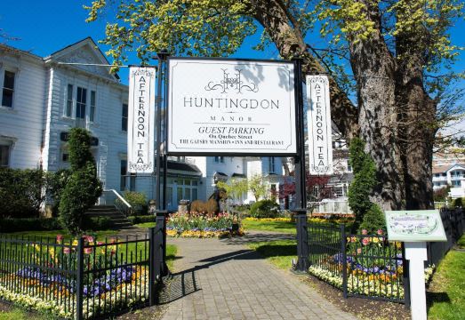 헌팅던 호텔 & 스위트