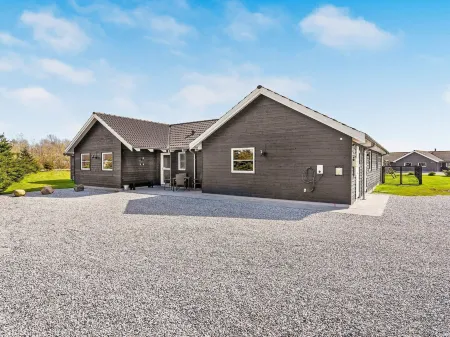 Luxury Retreat by Beach - By Traum Ferienwohnungen Отели в г. Idestrup