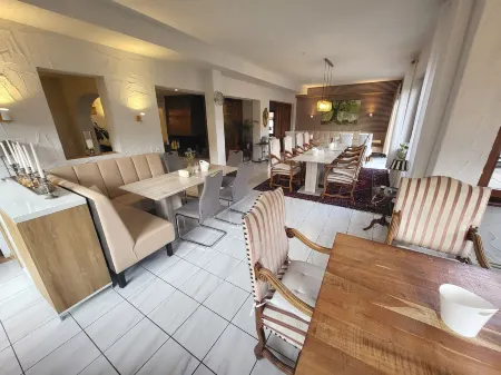 Landhotel Schönblick Отели в г. Бад-Херренальб