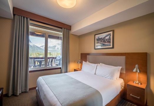 팔콘 크레스트 로지 바이 클리크