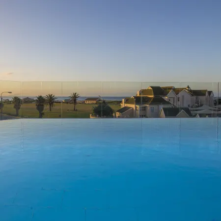 Radisson Blu Hotel, Port Elizabeth Отели рядом с достопримечательностью «Саммерстранд»